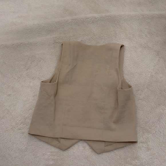 H&M Cream Button-Up Vest - Picture 5 of 5